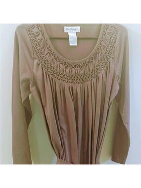 PARAGON Women's Dress with belt. Nice design detail.
